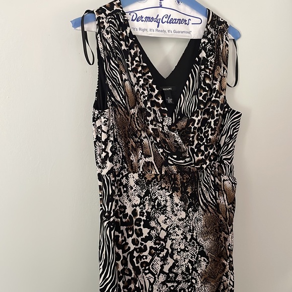 Patterned dress - Picture 3 of 3